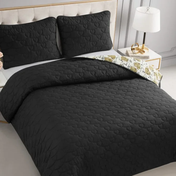 Cheetah Doodle Hearts Quilt Set