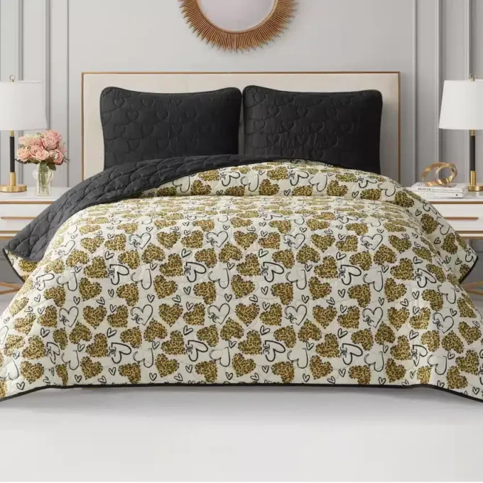 Cheetah Doodle Hearts Quilt Set