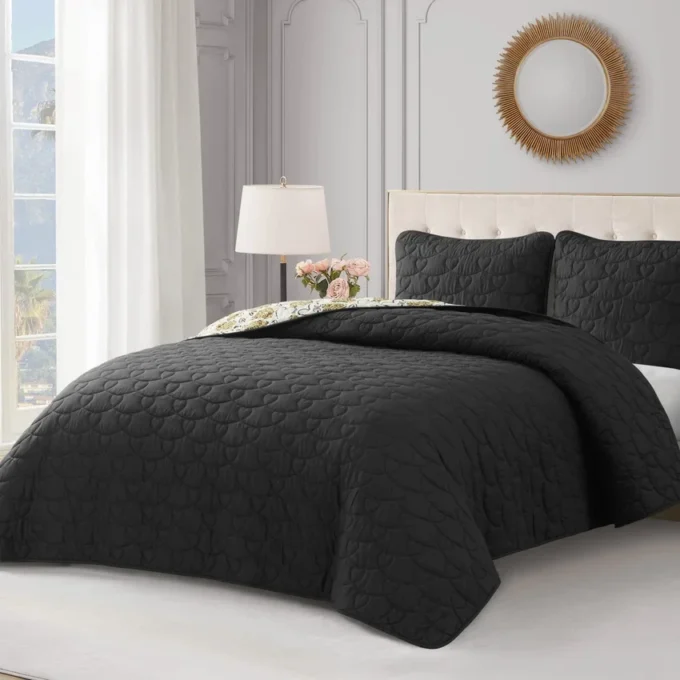Cheetah Doodle Hearts Quilt Set
