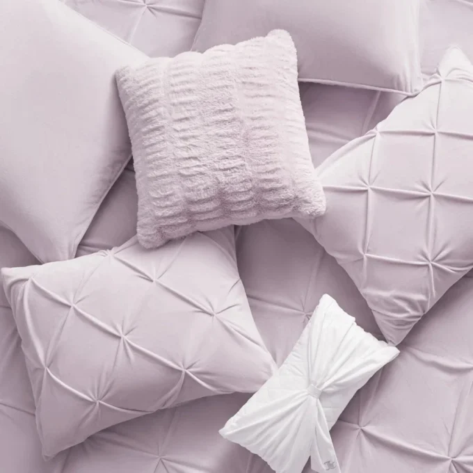Kiss Pleat Micromink Comforter Set with Decorative Pillows Kiss Pleat Micromink Comforter Set with Decorative Pillows