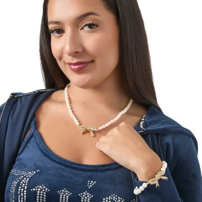 Pearl Necklace with Pava Bow