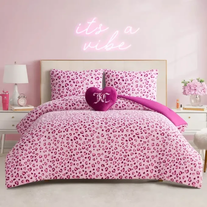 Plush Reversible Leopard Hearts Comforter Set