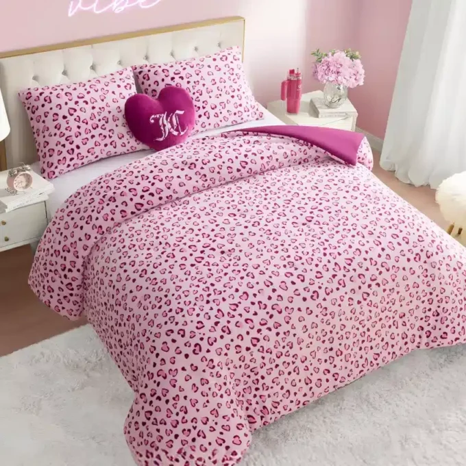 Plush Reversible Leopard Hearts Comforter Set