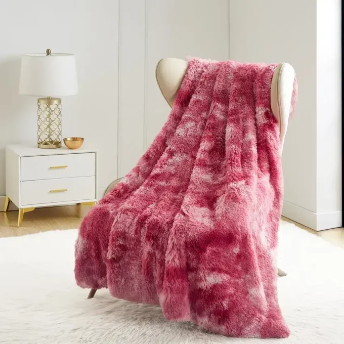Shaggy Faux Fur Plush Blanket Shaggy Faux Fur Plush Blanket