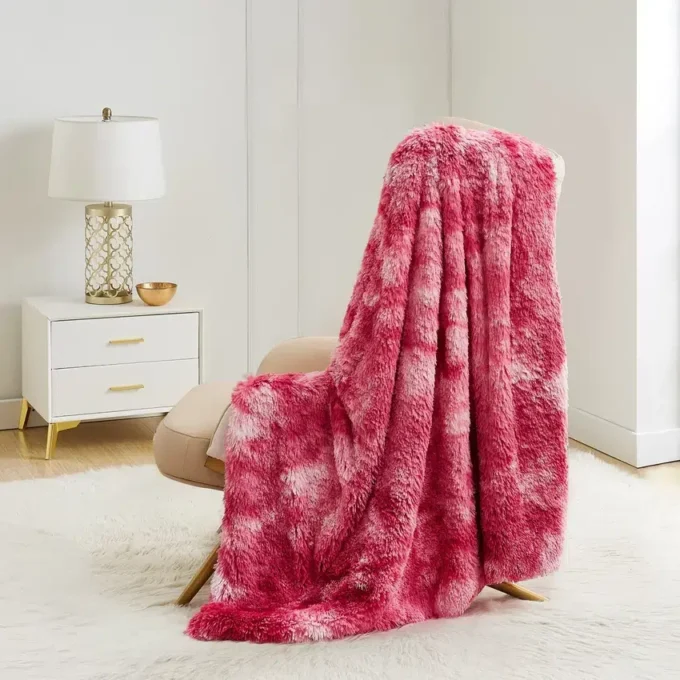 Shaggy Faux Fur Plush Blanket Shaggy Faux Fur Plush Blanket